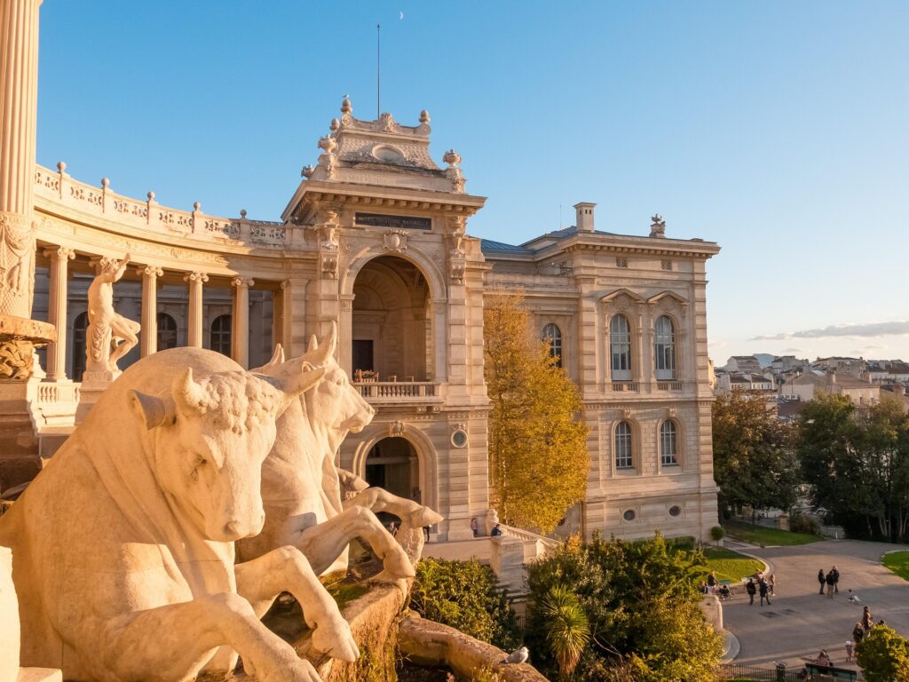 Vue de Marseille — illustration pour : Vendre Cas pratique : vente d'une villa au Roucas-Blanc à Marseille en 2026