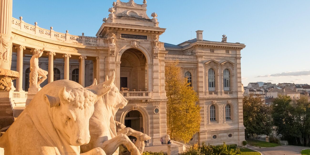 Vue de Marseille — illustration pour : Vendre Cas pratique : vente d'une villa au Roucas-Blanc à Marseille en 2026