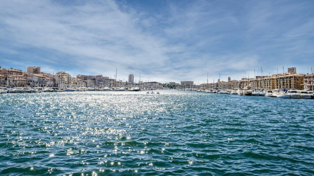Vue de Marseille — illustration pour : Conditions suspensives d'un compromis de vente à Marseille : la check-list complète 2026