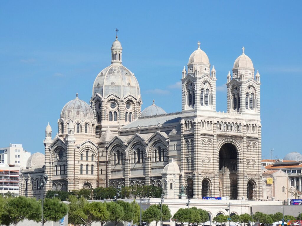 Vue de Marseille — illustration pour : GNE Transactions, votre agence à Notre-Dame-du-Mont Marseille