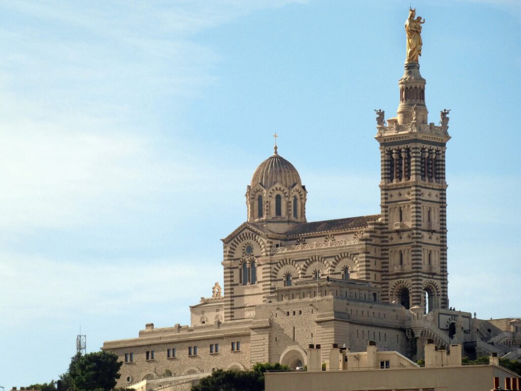 Vue de Marseille — illustration pour : Stage immobilier chez GNE Transactions à Marseille en 2026