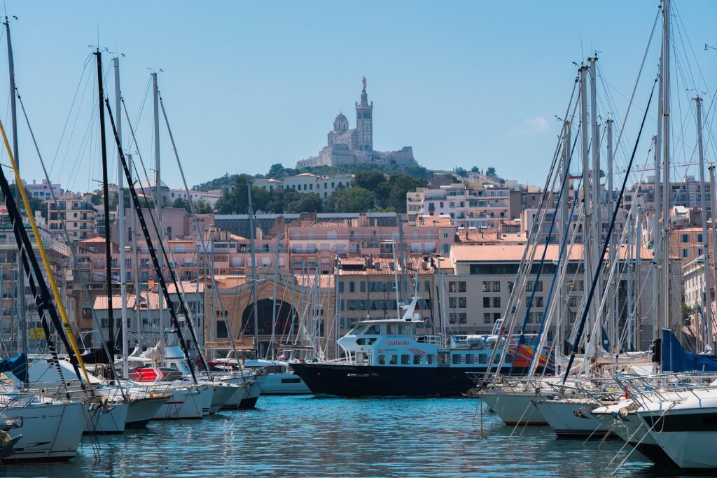 Vue de Marseille — illustration pour : Vendre un appartement dans le 11ème arrondissement de Marseille (13011) : guide complet 2026